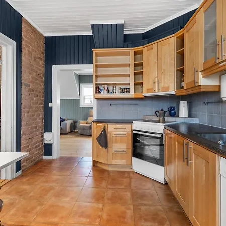 Sentral I Klassisk Hus! Apartman Lillehammer