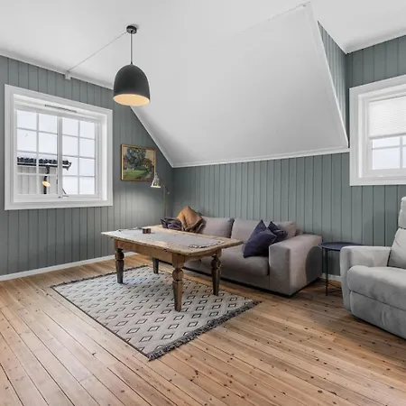 Sentral I Klassisk Hus! Apartment *