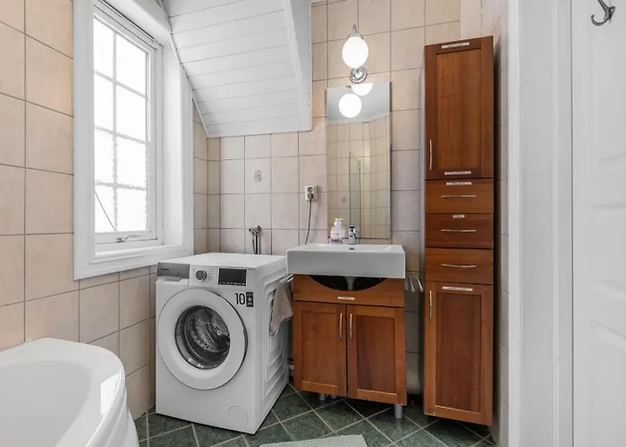 Sentral I Klassisk Hus! Apartament