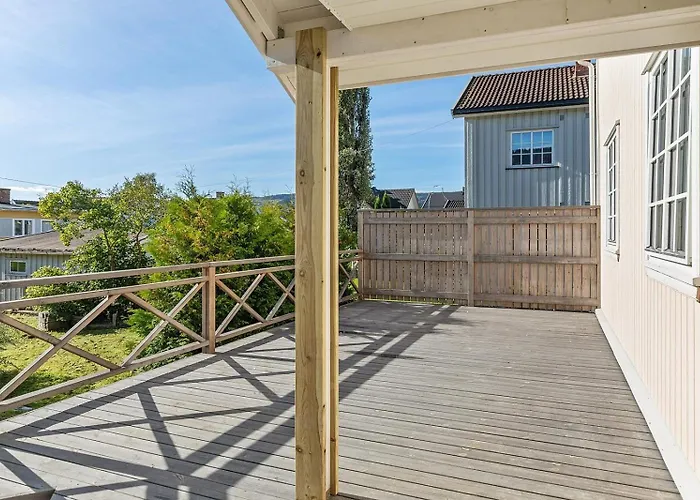 Sentral I Klassisk Hus! Apartament Lillehammer